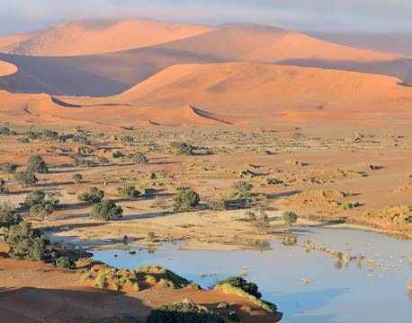 Sossusvlei med vand, Namibia africa tours