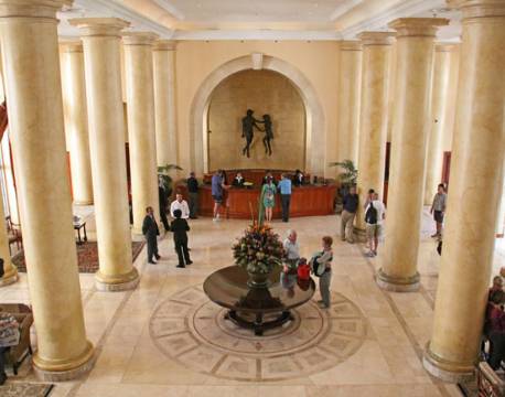 Lobbyen på Southern Sun Waterfront, Cape Town, Sydafrika 3 africa tours